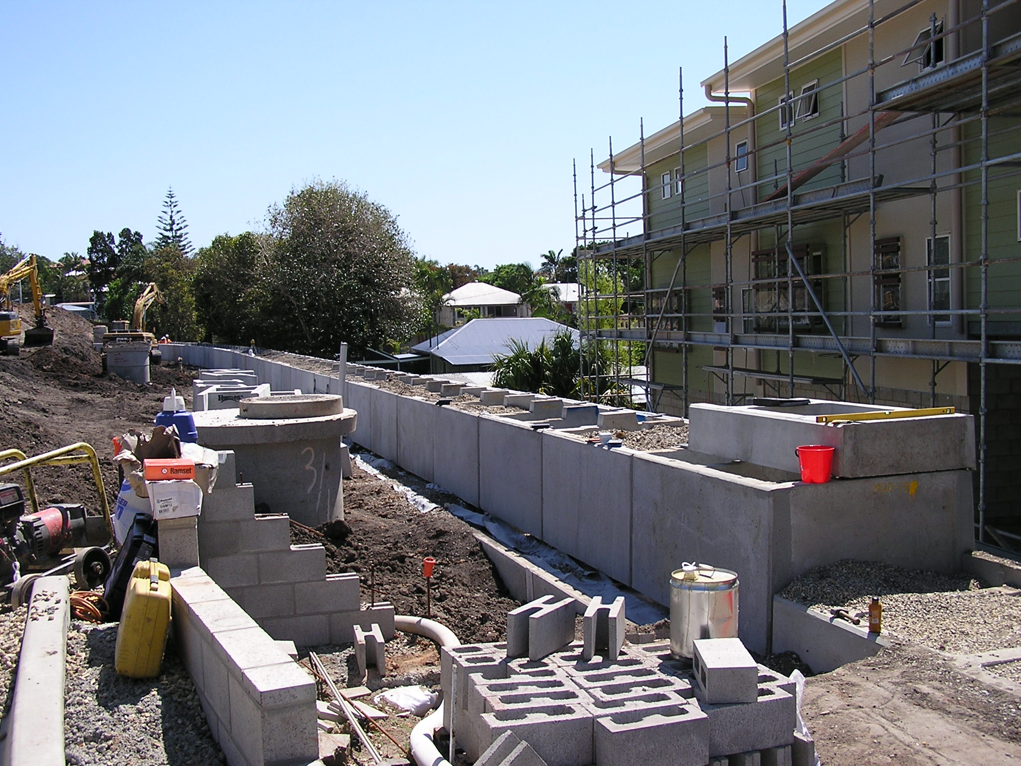 Description: E:\web\HTML\Retainingwall_files\Hwall.jpg